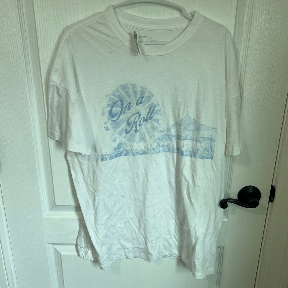 Aerie Graphic T-Shirt On a Roll Ferris‎ Wheel Short Sleeve Top Small Has A STAIN